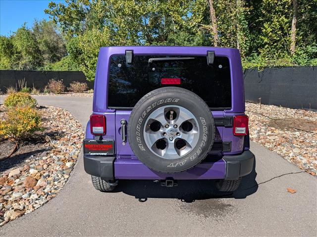 Used 2017 Jeep Wrangler Unlimited Sahara w/ Connectivity Group AWD/4WD image 4
