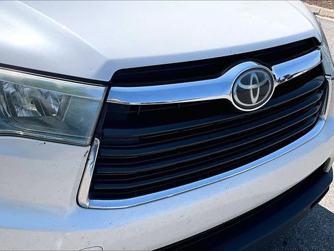 Used 2015 Toyota Highlander Limited Platinum image 32