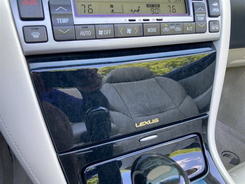 Used 2004 Lexus SC 430 Convertible RWD image 27