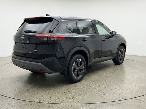 Used 2025 Nissan Rogue SV image 9