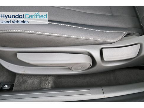 Certified 2025 Hyundai Elantra Sport FWD image 30
