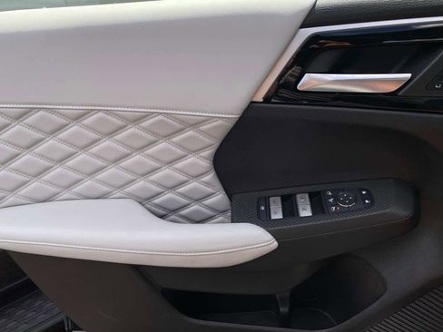 New 2025 Mitsubishi Outlander 4WD Plug-In Hybrid image 19