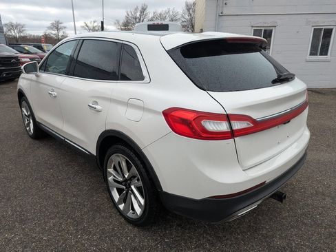 Used 2017 Lincoln MKX Reserve w/ Driver Assistance Package AWD/4WD image 5