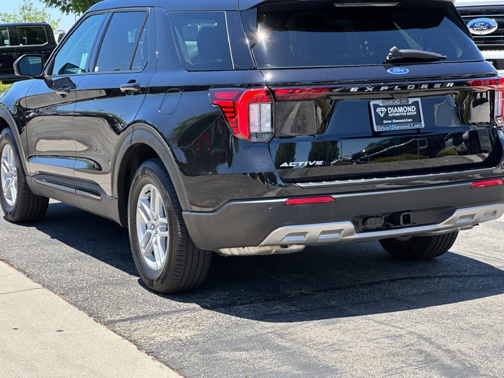 Certified 2026 Ford Explorer Active w/ Active Comfort Package RWD image 5