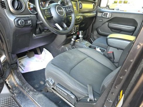 Used 2023 Jeep Gladiator Sport AWD/4WD image 13