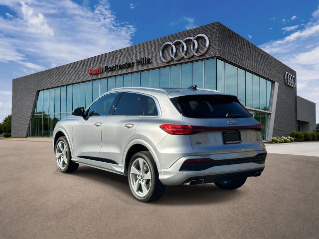 Certified 2025 Audi Q5 Premium AWD/4WD image 4