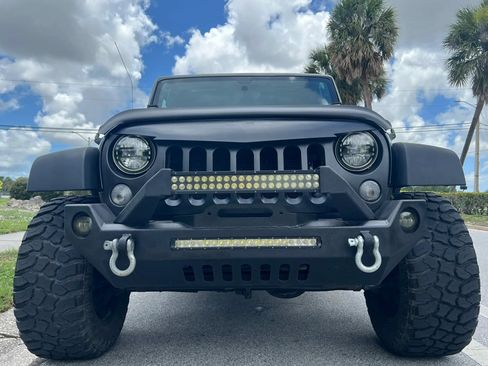 Used 2015 Jeep Wrangler Unlimited Sport AWD/4WD image 5