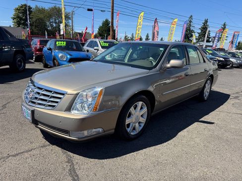 Used 2006 Cadillac DTS Luxury I w/ Sun And Sound Package image 5