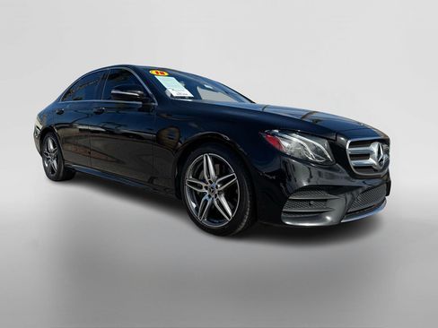 Used 2018 Mercedes-Benz E 400 4MATIC Sedan image 6