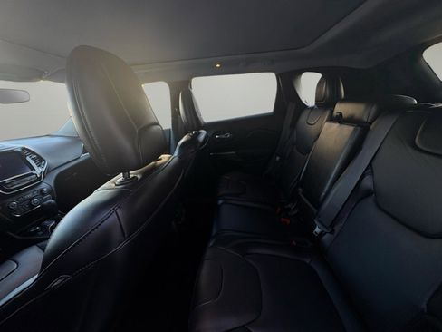 Used 2021 Jeep Cherokee Limited w/ Elite Package image 22