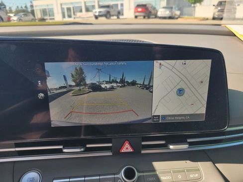 Used 2024 Hyundai Elantra SEL FWD image 21