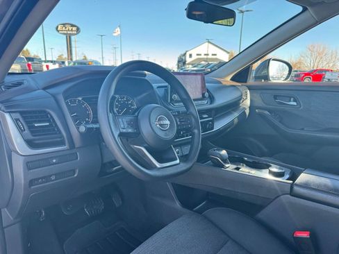 Used 2023 Nissan Rogue SV image 16