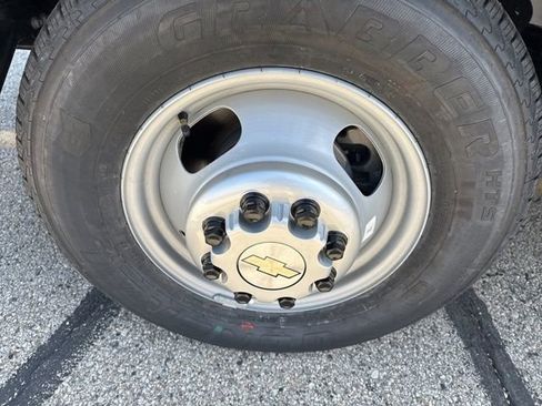 New 2025 Chevrolet Express 4500 w/ Power Convenience Package RWD image 11