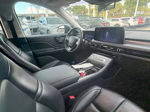 Used 2025 Lincoln Aviator 2WD image 8