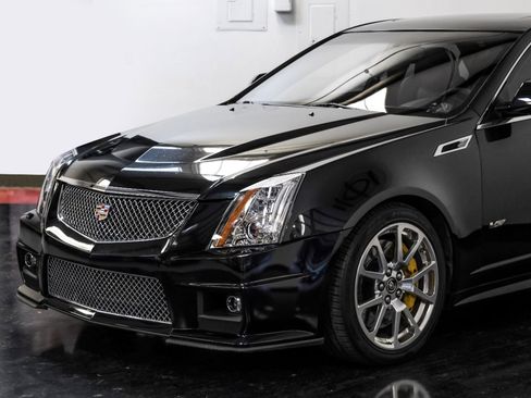 Used 2011 Cadillac CTS V image 8