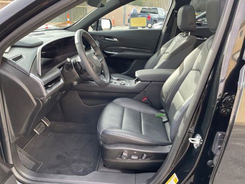 Used 2024 Cadillac XT4 Sport image 41