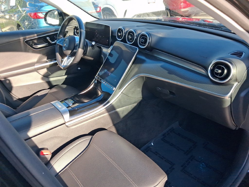 Used 2025 Mercedes-Benz C 300 Sedan image 19