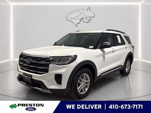 Used 2025 Ford Explorer Active AWD/4WD image 1