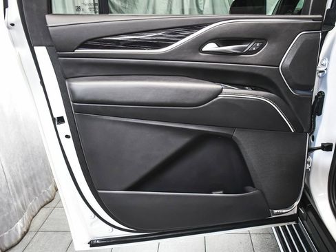 Used 2023 Cadillac Escalade ESV Sport w/ LPO, ONYX Package AWD/4WD image 13