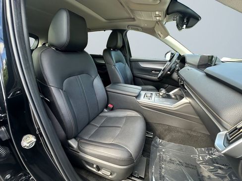 Used 2024 MAZDA CX-90 Plug-In Hybrid w/ Preferred AWD/4WD image 15