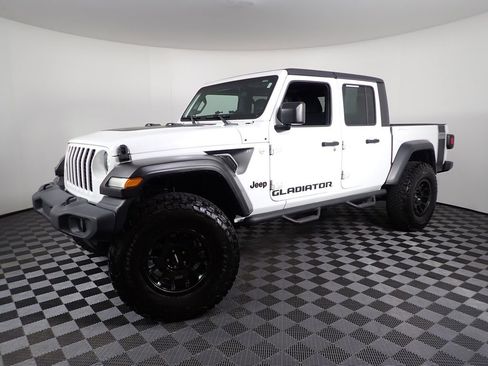 Used 2020 Jeep Gladiator Sport w/ Quick Order Package 24S AWD/4WD image 11