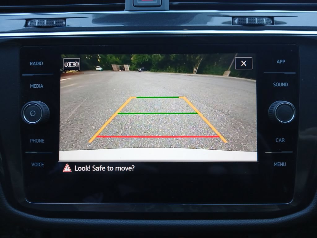 Used 2022 Volkswagen Tiguan SE FWD image 19