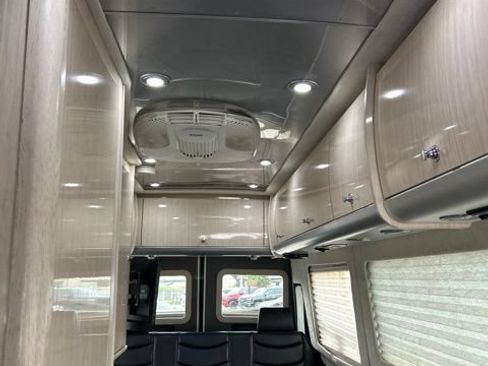 Used 2015 Mercedes-Benz Sprinter 3500 image 22