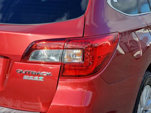 Used 2017 Subaru Outback 2.5i Premium image 37