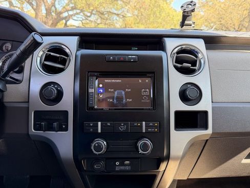 Used 2010 Ford F150 XLT image 11