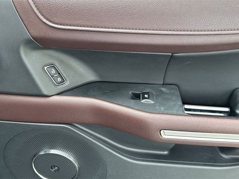 Used 2023 Ford Expedition Limited image 45