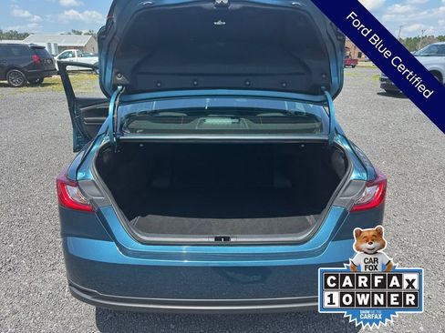 Used 2025 Toyota Camry LE FWD image 31