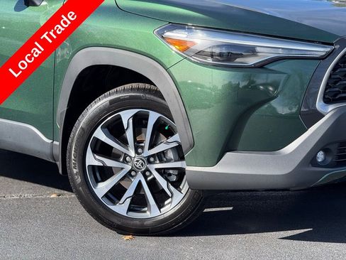 Certified 2022 Toyota Corolla Cross XLE image 5