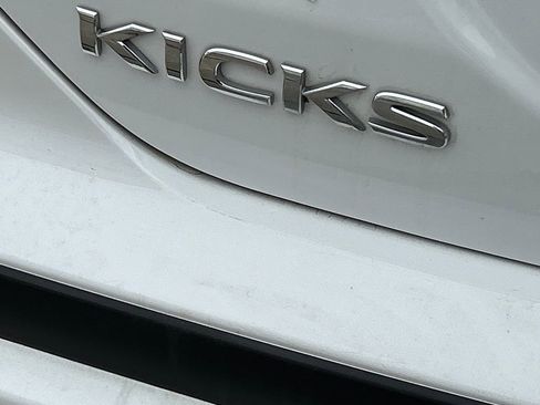Used 2023 Nissan Kicks S image 13