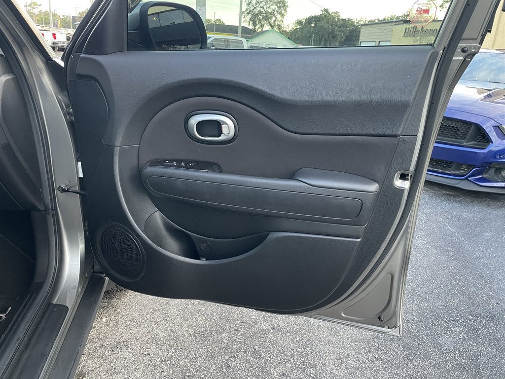 Used 2016 Kia Soul FWD image 35