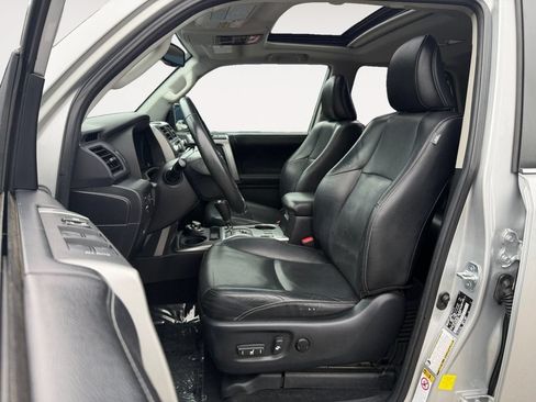 Used 2016 Toyota 4Runner Limited AWD/4WD image 7