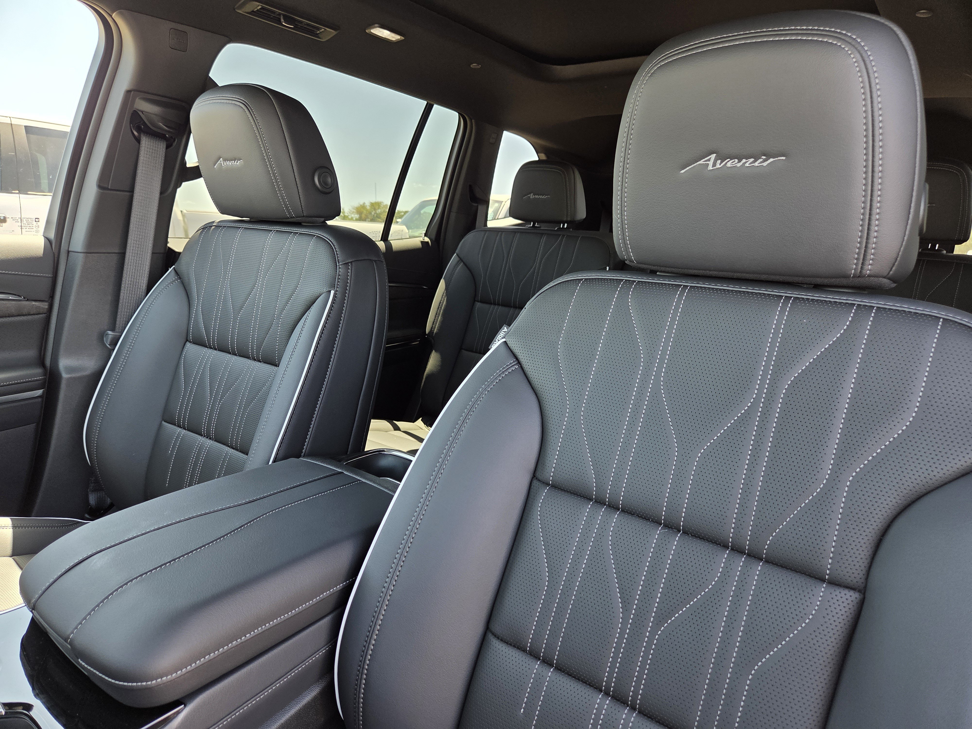 New 2027 Buick Enclave Avenir FWD image 24