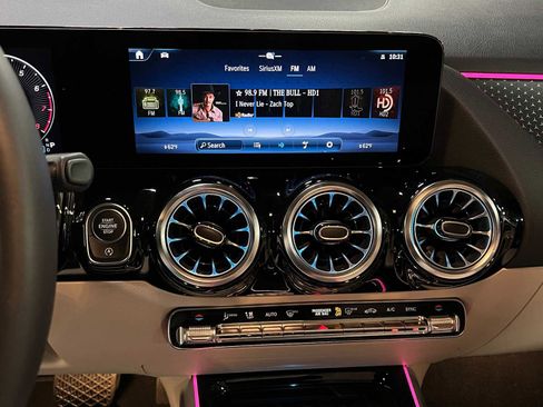 Certified 2025 Mercedes-Benz GLA 250 4MATIC image 28