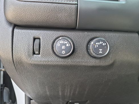 Used 2019 GMC Canyon SLE image 25