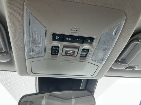 Used 2021 Toyota RAV4 XLE Premium image 24