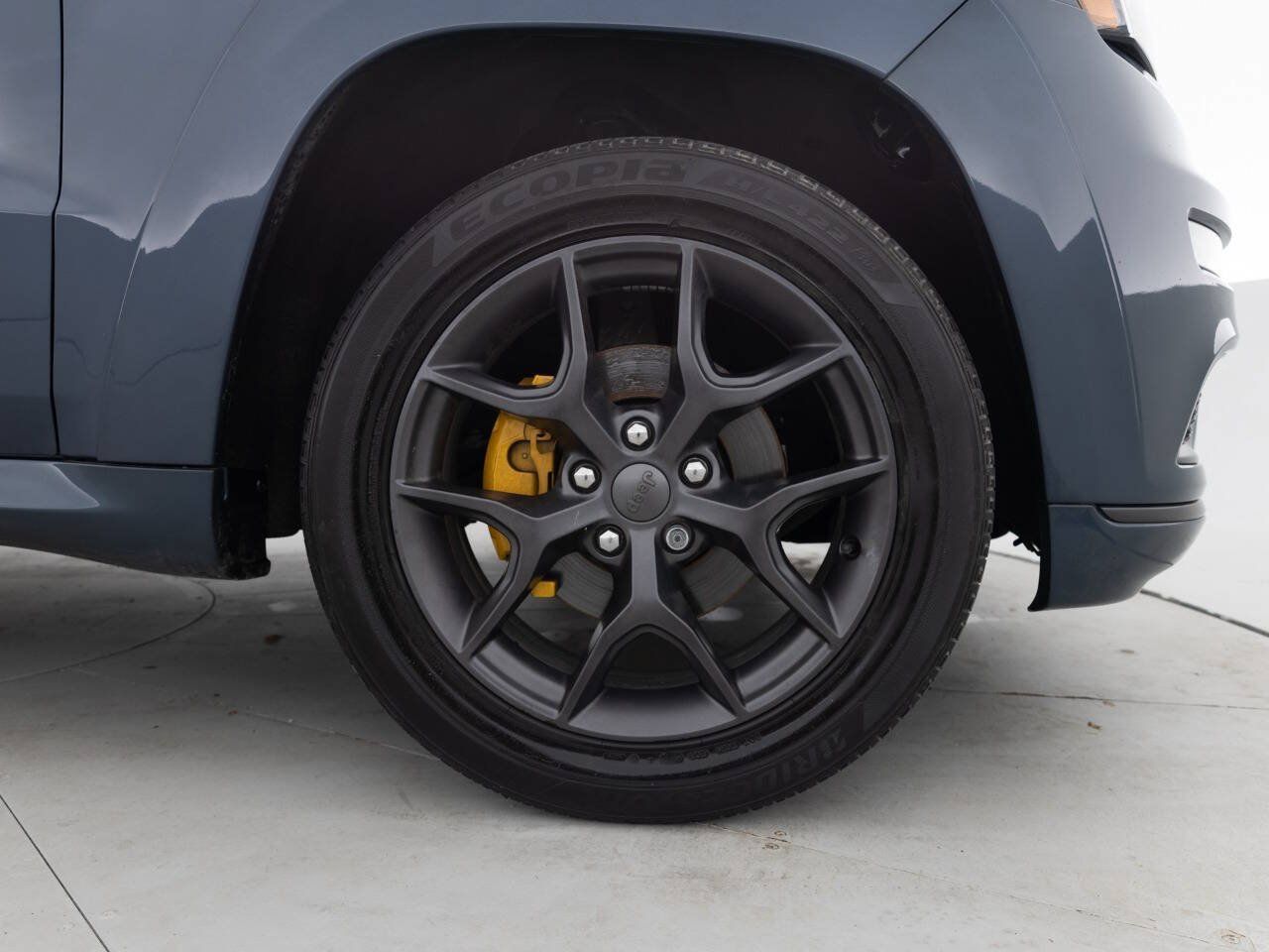 Used 2019 Jeep Grand Cherokee Limited AWD/4WD image 18