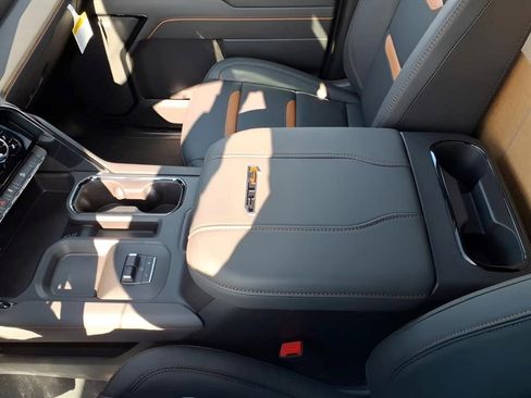 New 2026 GMC Sierra 2500 AT4 w/ AT4 Premium Plus Package AWD/4WD image 14