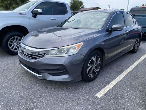Used 2017 Honda Accord LX image 3