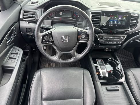 Used 2022 Honda Pilot Touring image 16