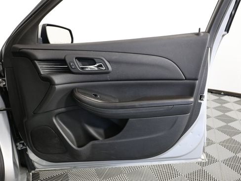 Used 2016 Chevrolet Malibu LT image 25