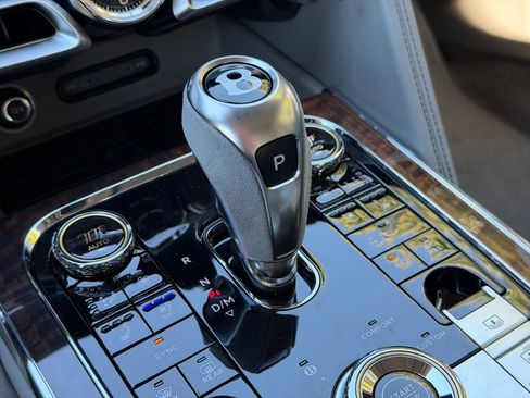 New 2025 Bentley Flying Spur Plug-In Hybrid image 33