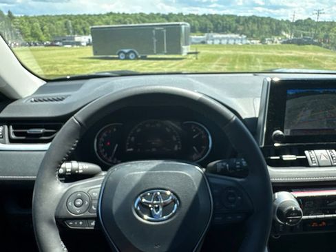Used 2025 Toyota RAV4 XLE Premium w/ Weather Package AWD/4WD image 16