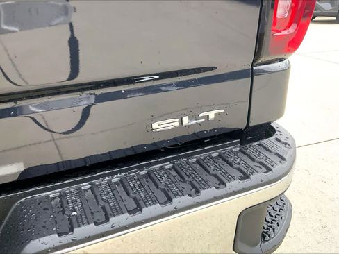 Used 2025 GMC Sierra 1500 SLT image 10
