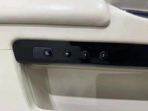 Used 2015 Rolls-Royce Ghost image 25