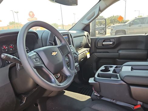 Used 2025 Chevrolet Silverado 2500 Custom w/ Custom Convenience Package AWD/4WD image 10
