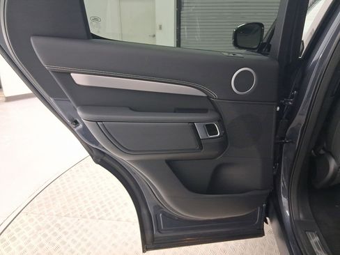 Certified 2025 Land Rover Discovery Dynamic SE AWD/4WD image 29